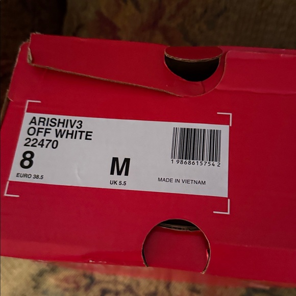 NWT New Balance off white sneakers - Picture 7 of 9